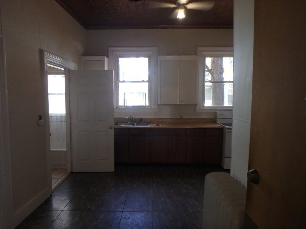 Building Photo - 29 Laurel ave - 4