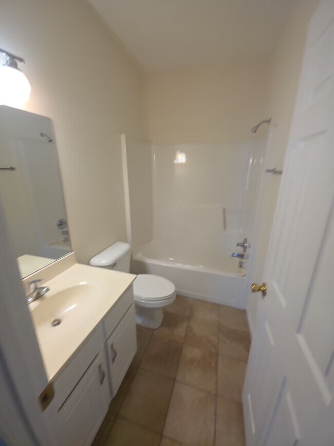 Foto del edificio - 2014 N Willow Ave