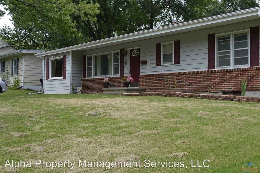 3 br, 1 bath House 402 Sunset House for Rent in Knob Noster, MO
