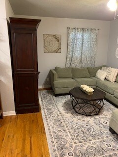 Building Photo - 130 W Comay Cir