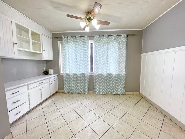 Building Photo - 3 Bedroom/2 Bath House in Grantsville with...