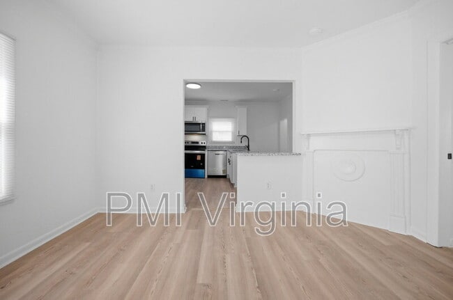 Building Photo - 742 Mt Vernon Ave