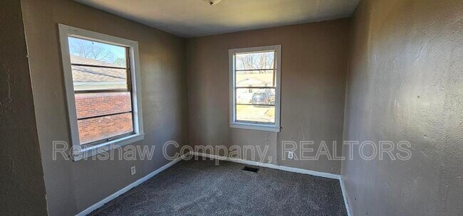 Building Photo - 116 N Rucker Ave