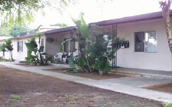 Building Photo - 1428 Peach Ave