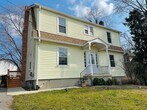 Primary Photo - Parkville home for rent!