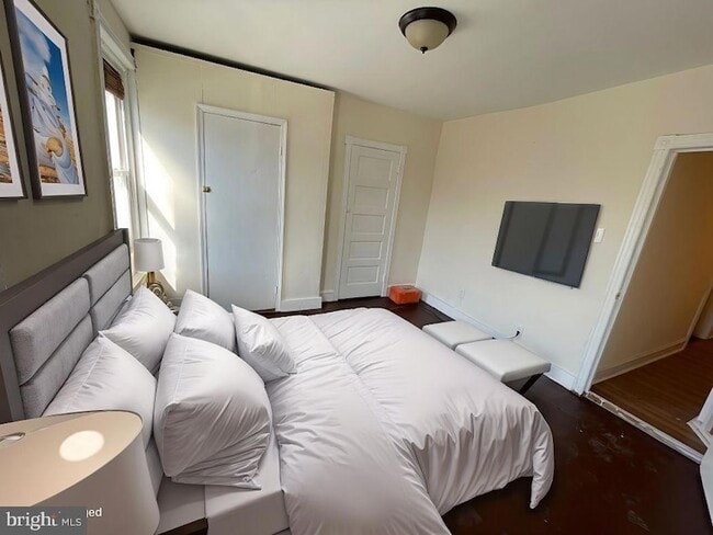 Photo - 735 W Russell St Townhome