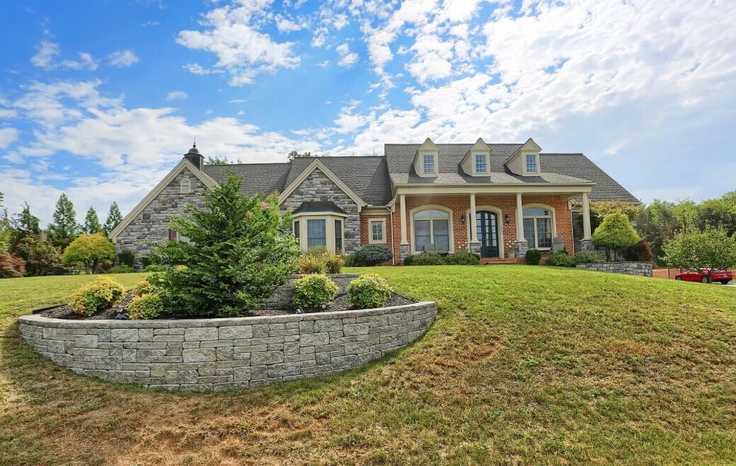 1647 Castlegreen Dr, Greencastle, PA 17225 House Rental in