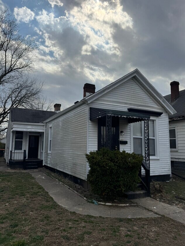Primary Photo - 3442 Larkwood Ave