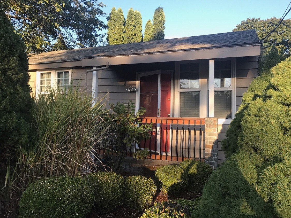 Duplex front - 6826-6832 SE 50th Ave