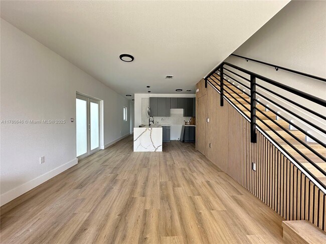 Foto del edificio - 2121 NW 45th St