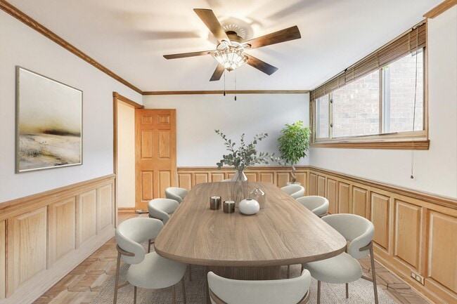 Building Photo - UIC Area 3-Bedroom Checks All the Boxes