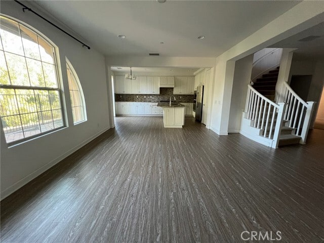 Foto del edificio - 14839 Crystal