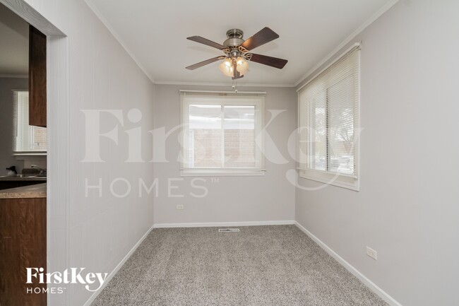 Foto del edificio - 14525 Dobson Ave