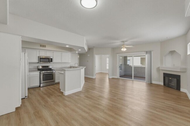 Foto del edificio - 6800 Dorita Ave