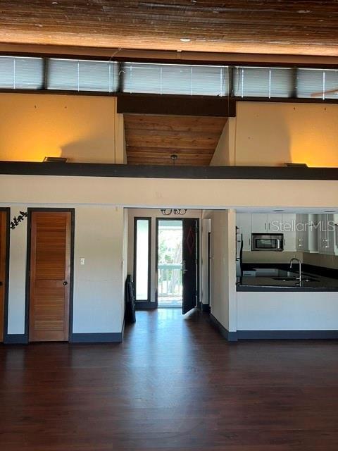 Foto del edificio - 808 Pinewood Ct