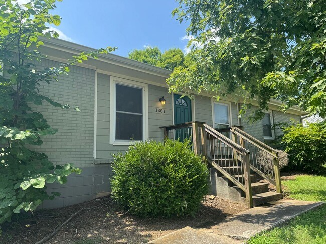Foto del edificio - Great 3BR Home in the Heart of Nashville