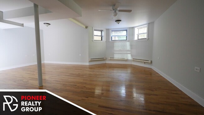Foto del edificio - 1115 W Oakdale Ave