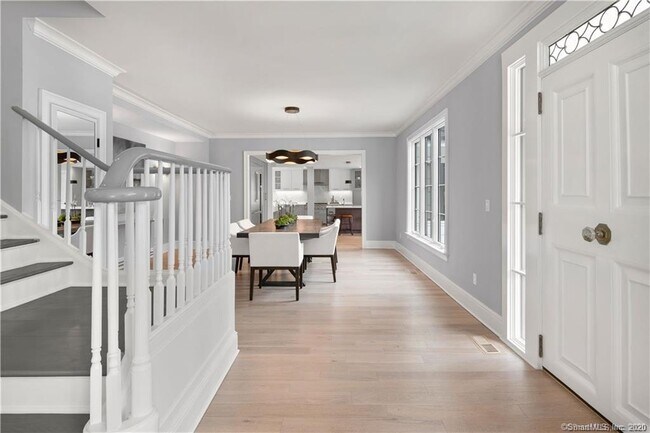 Building Photo - 76 Compo Rd S