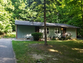 Building Photo - 4055 S Thornapple Hollow