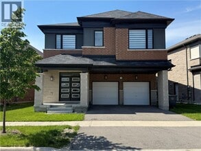 Building Photo - 18 Dolucci Crois.