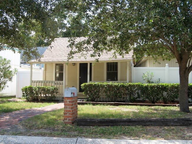 Building Photo - 714 Railroad Ave