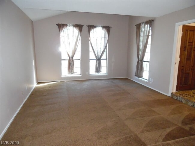 Building Photo - 1313 Oak Tree Ln