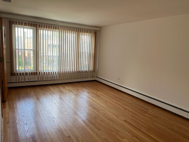 Building Photo - 6157 S Parkside Ave