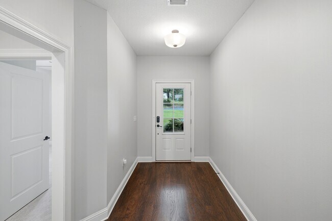 Foto del edificio - 1874 Edge Ave