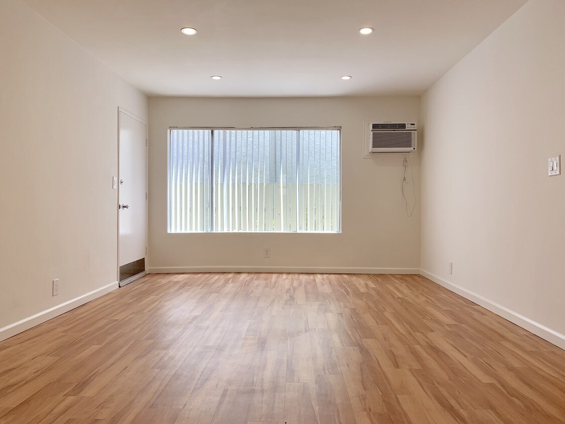 1037 N La Jolla Ave, West Hollywood, CA 90046 Apartments in West