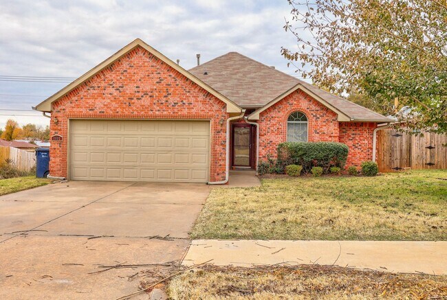 Foto del edificio - 3 Bed 2 Bath in OKC!
