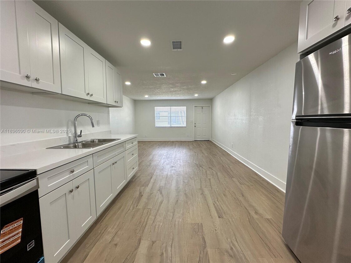 Foto principal - 116 NW 2nd Ave