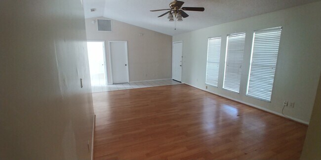Building Photo - 2180 SW Pamona St