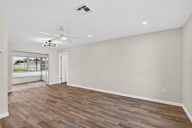 Building Photo - 430 Sunnyside Dr