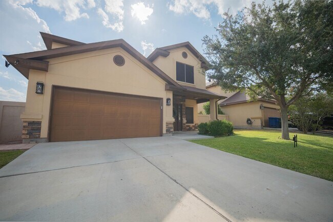Building Photo - 505 Silver Palm Dr