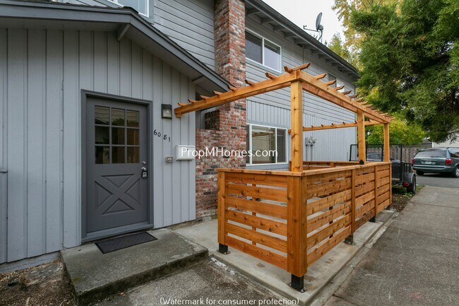 Two Bedroom in Four-Plex - Charming Highla... - Two Bedroom in Four-Plex - Charming Highla... Apartment