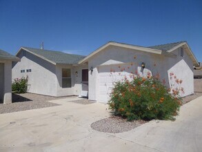 Building Photo - 1321 Vaquero Dr