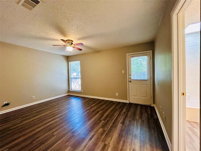 Building Photo - 9221 Kempler Dr