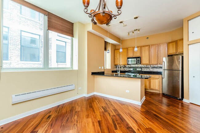 Foto del edificio - 1600 S Indiana Ave