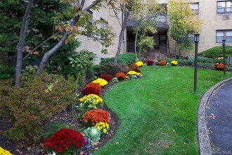 Building Photo - 5 Schenck Ave Building Photo - 5 Schenck Ave