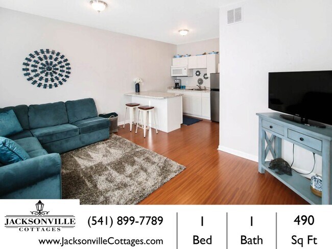 Foto del edificio - Zen Cottage: Spacious downtown suite complete with kitchenette, washer/dryer $300 Utility Fee