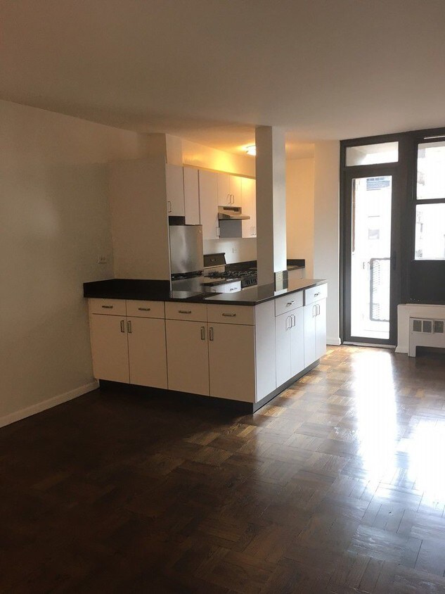 Foto principal - 165 E 35th St