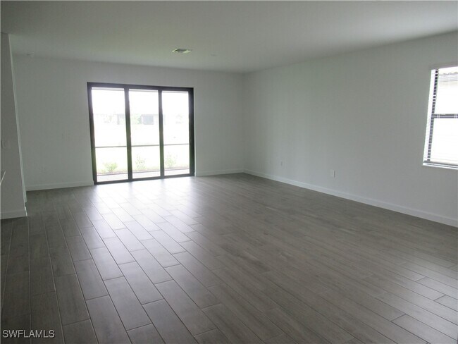 Building Photo - 19097 Hinkley Dr
