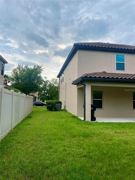 Building Photo - 14847 Golden Sunburst Ave
