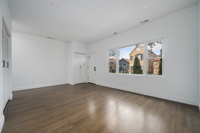 Building Photo - 1229 W 32nd Pl