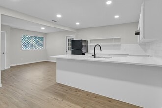 Building Photo - 2509 Bayou Ave