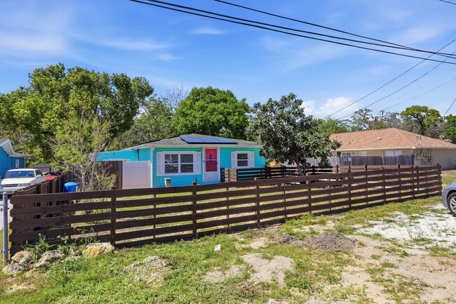Foto del edificio - 587 Dixie Hwy