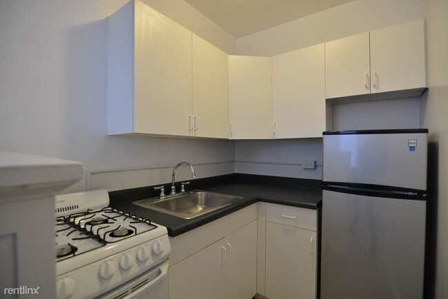 Building Photo - 1255 W Bryn Mawr Ave