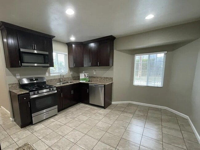 Building Photo - 15716 Stevens Ave