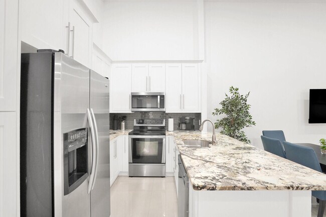 Foto del edificio - 1344 Periwinkle Pl