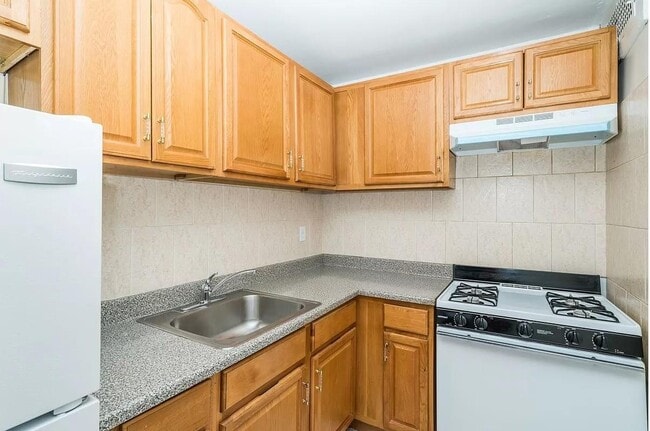 Building Photo - 1655 Flatbush Ave
